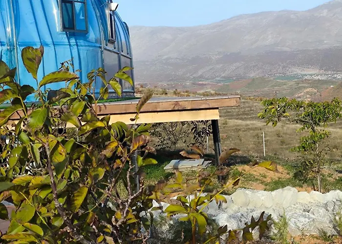 Kapszulahotel Sky Dome - Alushllari's Farm Pogradec