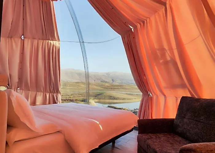 Kapszulahotel Sky Dome - Alushllari's Farm Pogradec