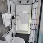 Sky Dome - Alushllari's Farm Hotel Cápsula *
