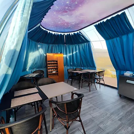 Sky Dome - Alushllari's Farm Capsule hotel *