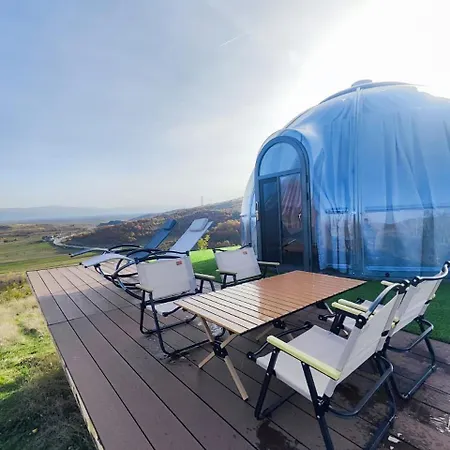 Sky Dome - Alushllari's Farm Capsule hotel