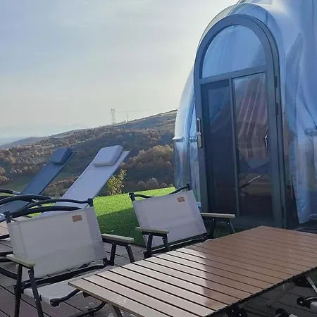 Sky Dome - Alushllari's Farm Capsule hotel