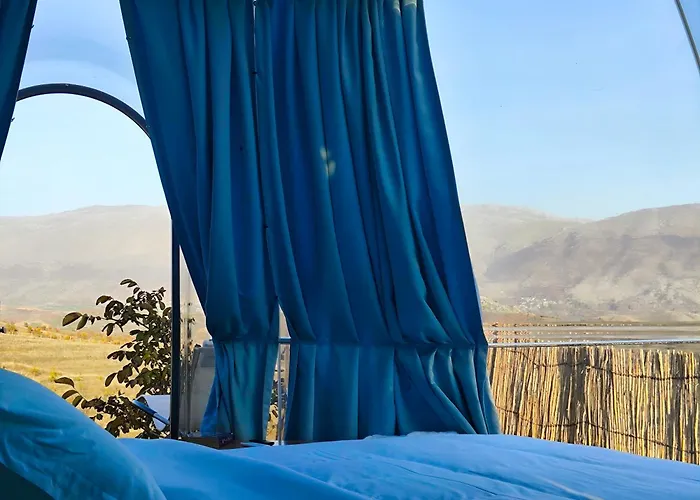 Sky Dome - Alushllari's Farm Hotel kapsułowy Pogradec