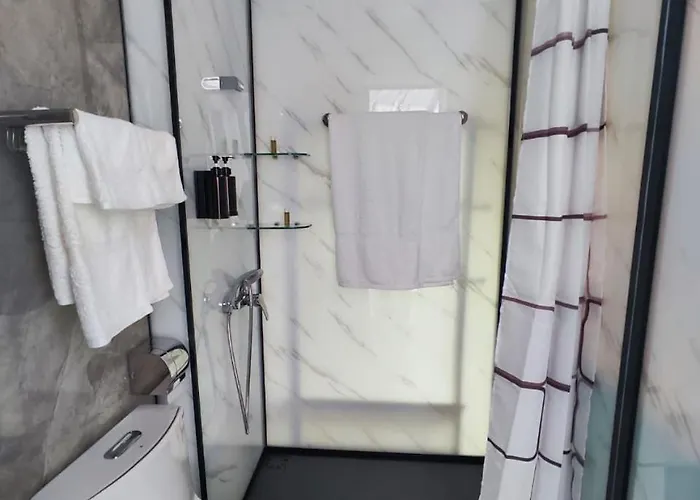 Sky Dome - Alushllari's Farm Hotel kapsułowy *